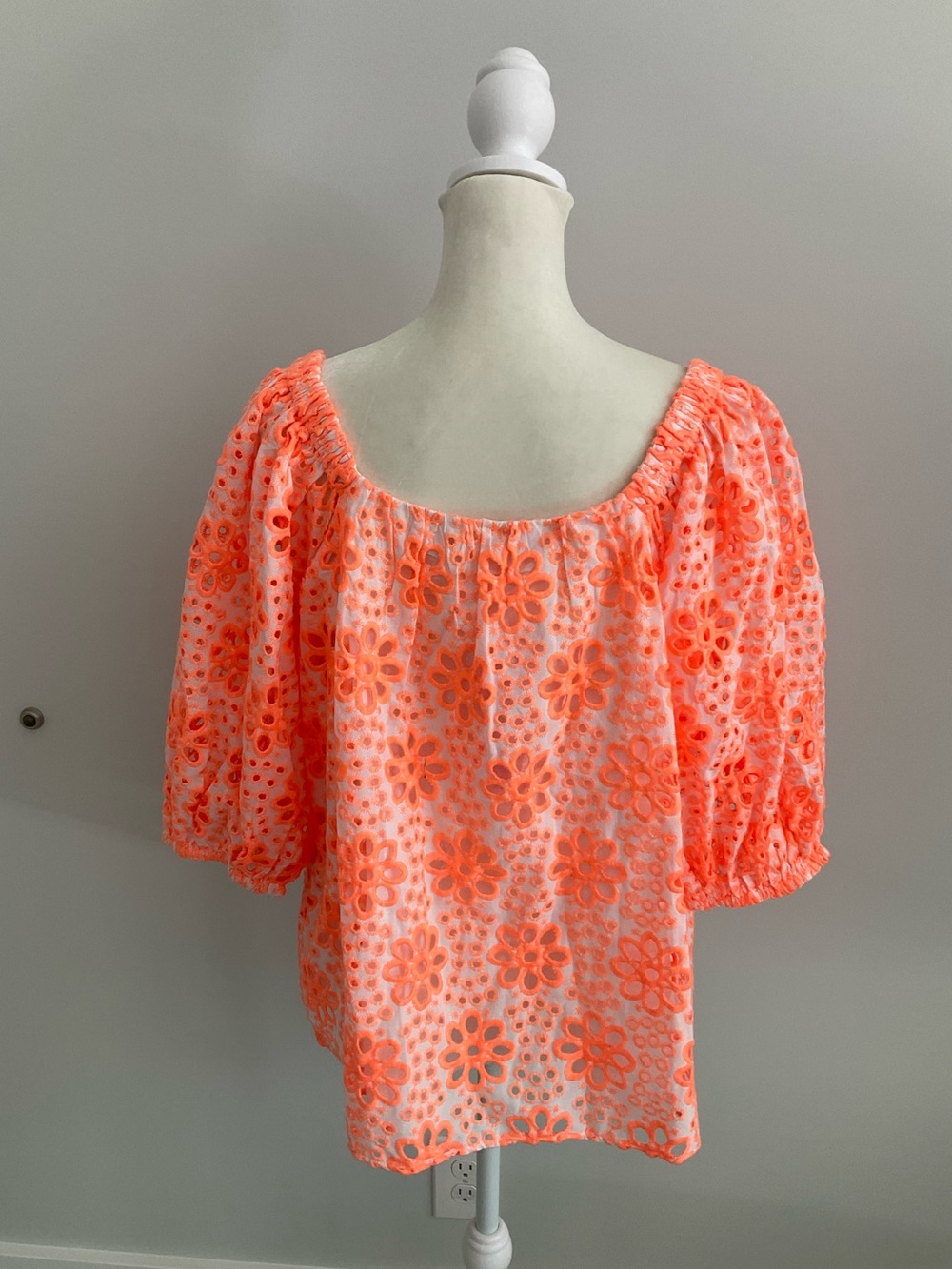 Brand New Lilly Pulitzer Kerrigan Elbow Sleeve Blouse - Picture 2 of 3